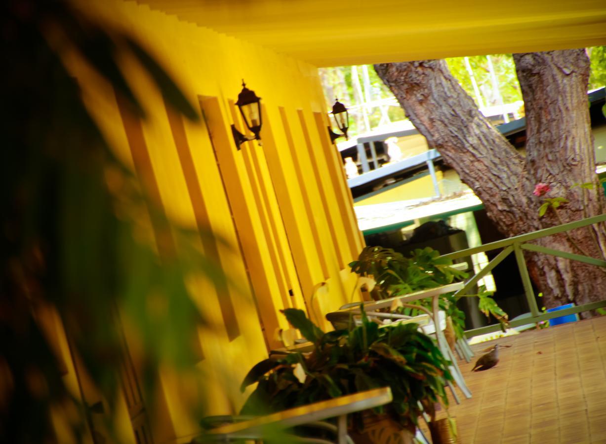 Ravenswood Hotel Exterior foto